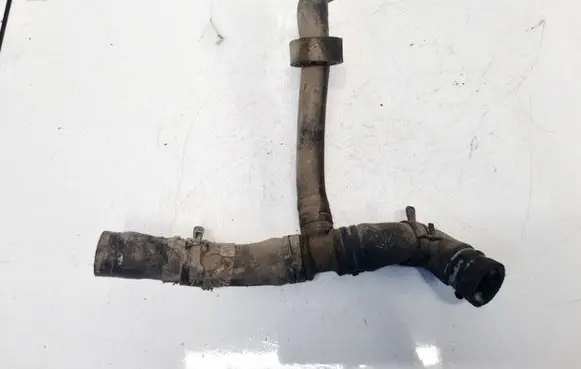 Volkswagen PASSAT B5 Engine coolant pipe/hose