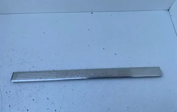 Mercedes-Benz E W212 Front sill trim cover A2126860936