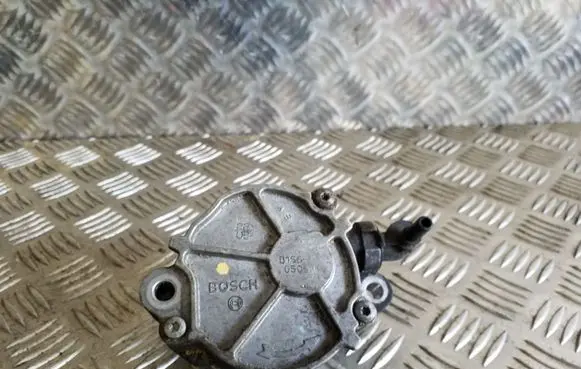 Mazda 3 I Vacuum pump D1561B 0509M