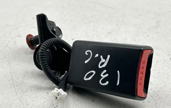 Hyundai i30 Rear seatbelt buckle 