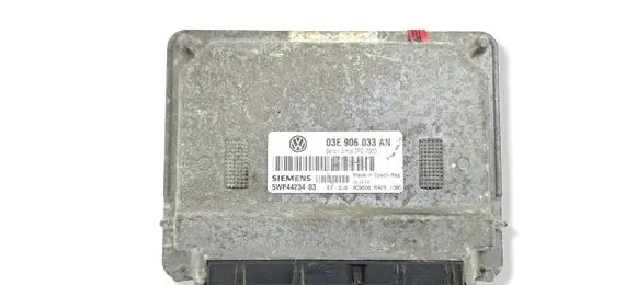 Skoda Fabia Mk2 (5J) Engine control unit/module 03E906033AN 5WP4423403 5WP44234