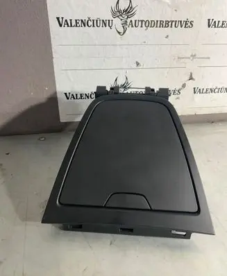 Renault Captur Glove box 00227631 00227629 00230418