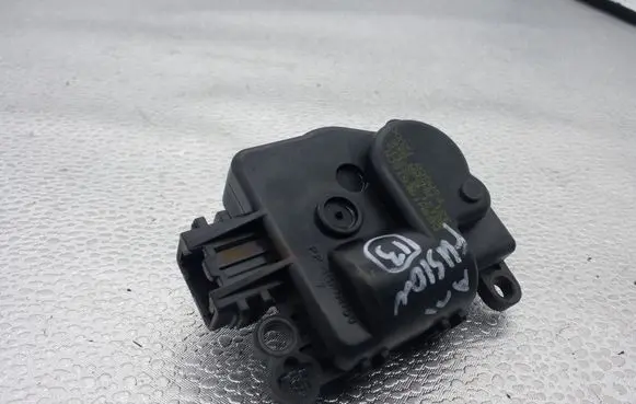 Ford Fusion II Air flap motor/actuator DG9H19E616CA