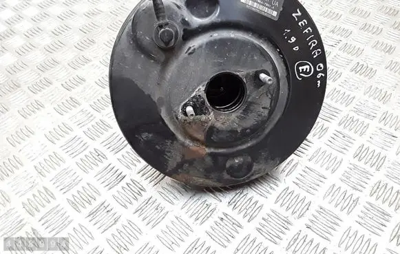 Opel Zafira B Brake booster