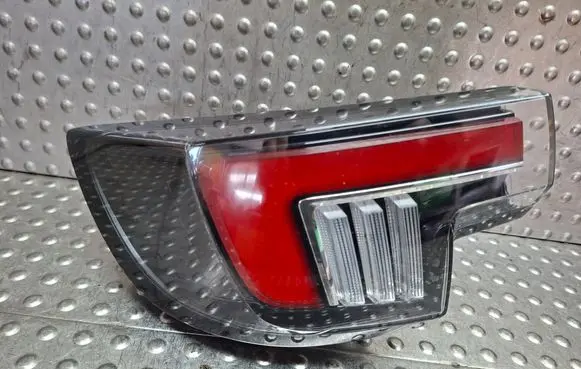 Opel Mokka B Rear/tail lights S27624705 9833721880