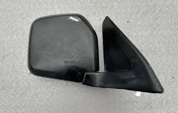Mitsubishi Pajero Front door electric wing mirror MB696596
