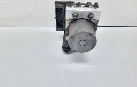 Audi A4 S4 B8 8K ABS Pump 8K061451