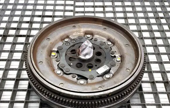 Skoda Octavia Mk4 Dual mass flywheel 05L105266K