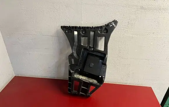 BMW X1 F48 F49 Bumper support mounting bracket corner 7332317 51127332317