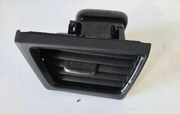 Nissan Leaf II (ZE1) Dashboard side air vent grill/cover trim 687615SK0B
