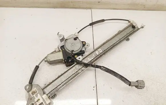 Nissan X-Trail T30 Sliding door window regulator with motor