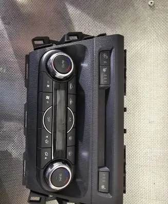 Mazda 3 III Climate control unit BAER61190C