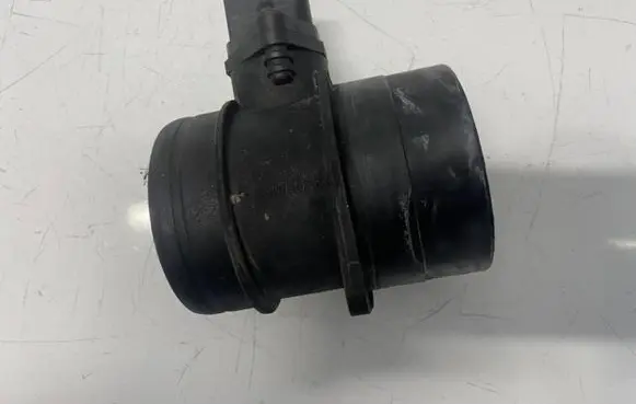 Volkswagen Touareg I Mass air flow meter 074906461 0281002461