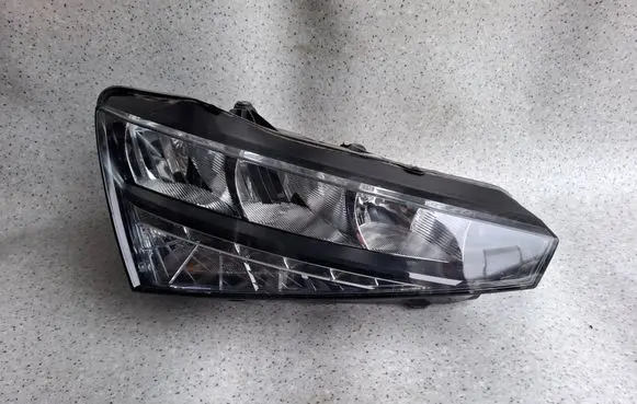 Skoda Scala Headlight/headlamp 657941016 H7PWW24WFF0 90176072