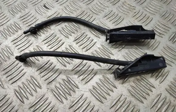 Windshield washer spray nozzle