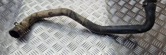 Volkswagen PASSAT B4 Engine coolant pipe/hose