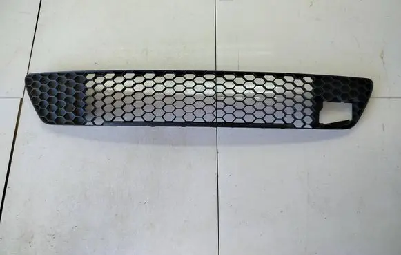 Skoda Octavia Mk2 (1Z) Front bumper lower grill 1Z0853665F