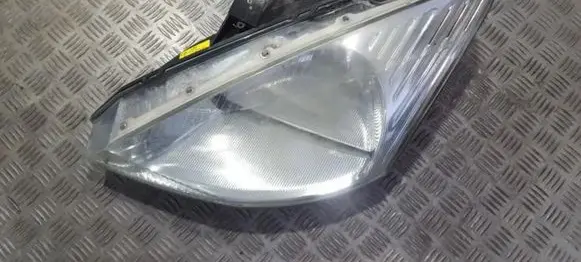 Ford Focus Headlight/headlamp
