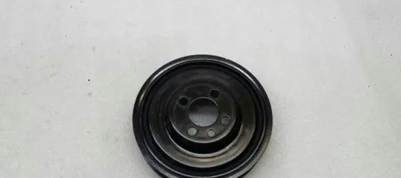 Volkswagen Golf VI Crankshaft pulley 038105243M