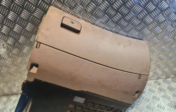 Audi A6 S6 C5 4B Glove box