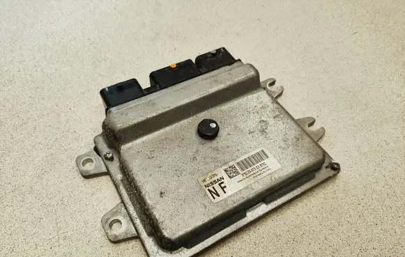 Nissan Qashqai Engine control unit/module MEC93370