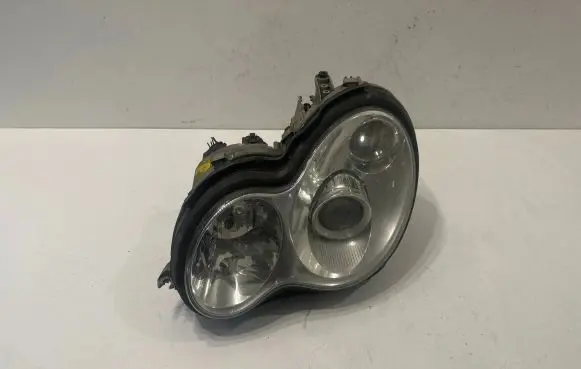 Mercedes-Benz C W203 Headlight/headlamp A2038203761 0301166275