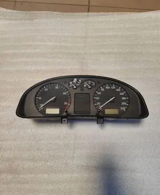 Volkswagen PASSAT B5 Speedometer (instrument cluster) 3B0919880D