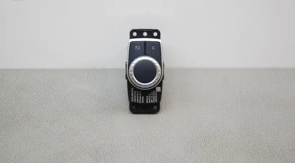 Mercedes-Benz B W246 W242 Head unit multimedia control A2469009802 A2469013302