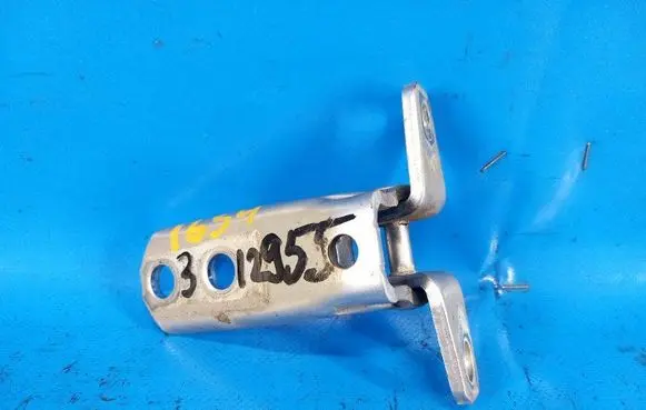 Mitsubishi Outlander Front door hinge set 5702A005