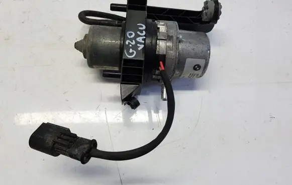 BMW 3 G20 G21 Vacuum pump 6880628