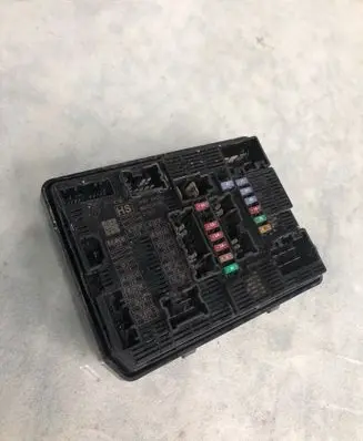 Nissan Qashqai J12 Fuse module 284b76ra0b
