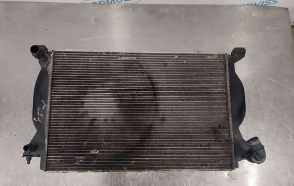 Audi A4 S4 B7 8E 8H Coolant radiator