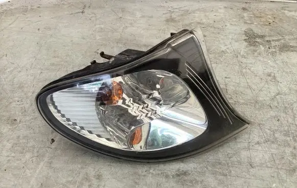 Front indicator light