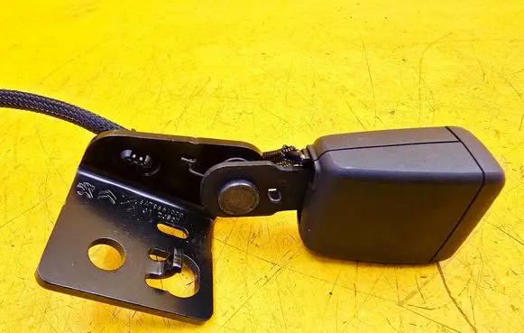 Peugeot 308 Rear seatbelt buckle 647866400B