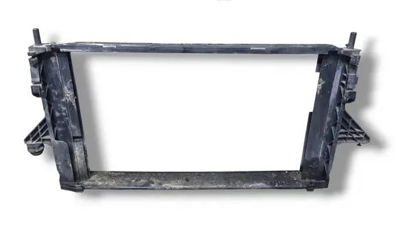 Volvo V50 Radiator trim 4N518A421AE