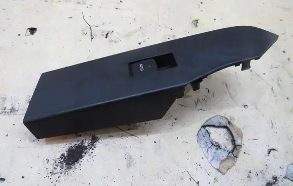 Toyota Auris E180 Quarter vent window switch 74232-02E00