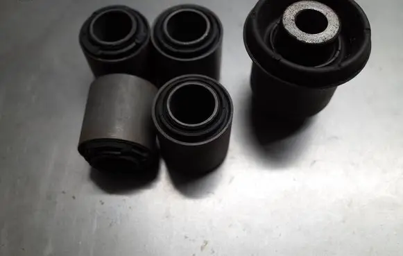Jaguar XJ X308 Front wishbone bush 