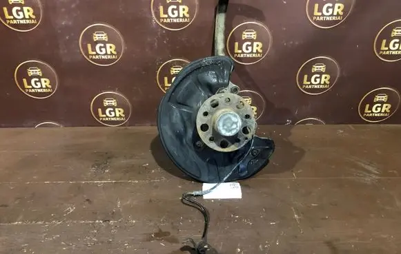 Mercedes-Benz E W211 Front wheel hub spindle knuckle