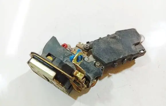Subaru Legacy Rear door lock 