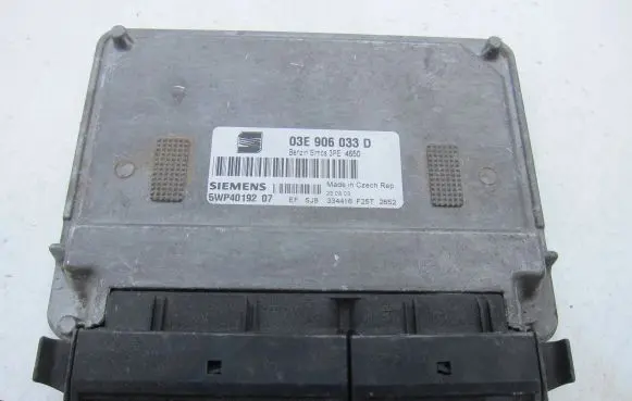 Skoda Fabia Mk2 (5J) Engine control unit/module 5WP4019207 03E906033D
