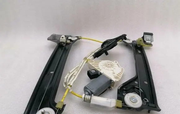 Mercedes-Benz CLA C117 X117 W117 Rear door window regulator with motor A1177300179