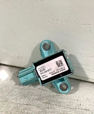 Audi A4 S4 B8 8K Airbag deployment crash/impact sensor 8k0955557c
