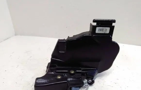 Volvo V50 Front door lock 30699790