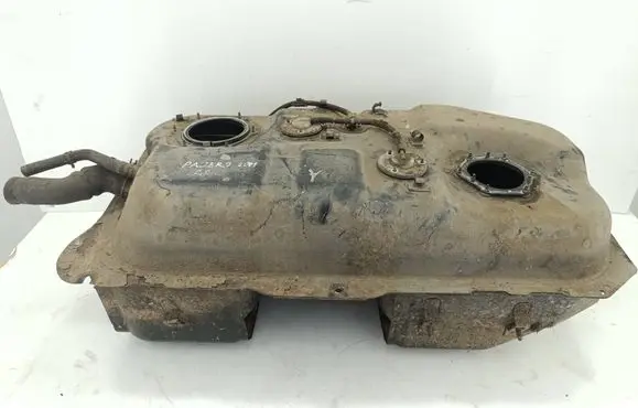 Mitsubishi Pajero Pinin Fuel tank