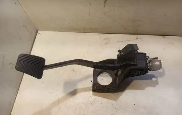 KIA Ceed Brake pedal 328001H100