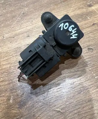 BMW 3 E90 E91 Air pressure sensor 7556620