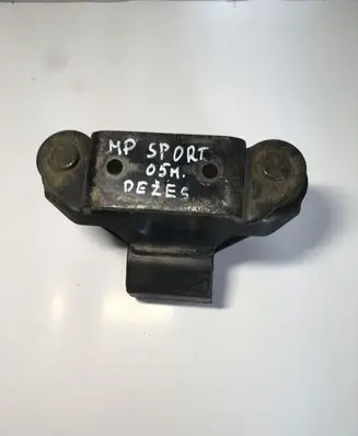 Mitsubishi Pajero Sport I Gearbox mount MR267958