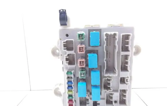 Toyota Previa (XR30, XR40) II Fuse module 8922128150 12000703102