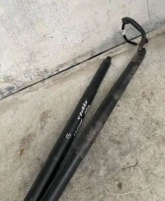 Volkswagen Touran III Tailgate strut 5TA827851