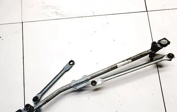 Land Rover Freelander 2 - LR2 Front wiper linkage and motor 